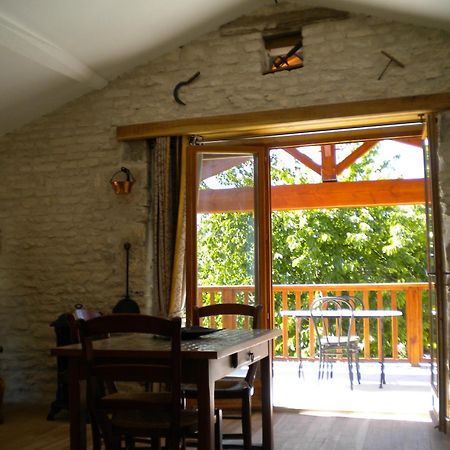 Apartamento Au col de Cygne Blanzac-les-Matha Exterior foto
